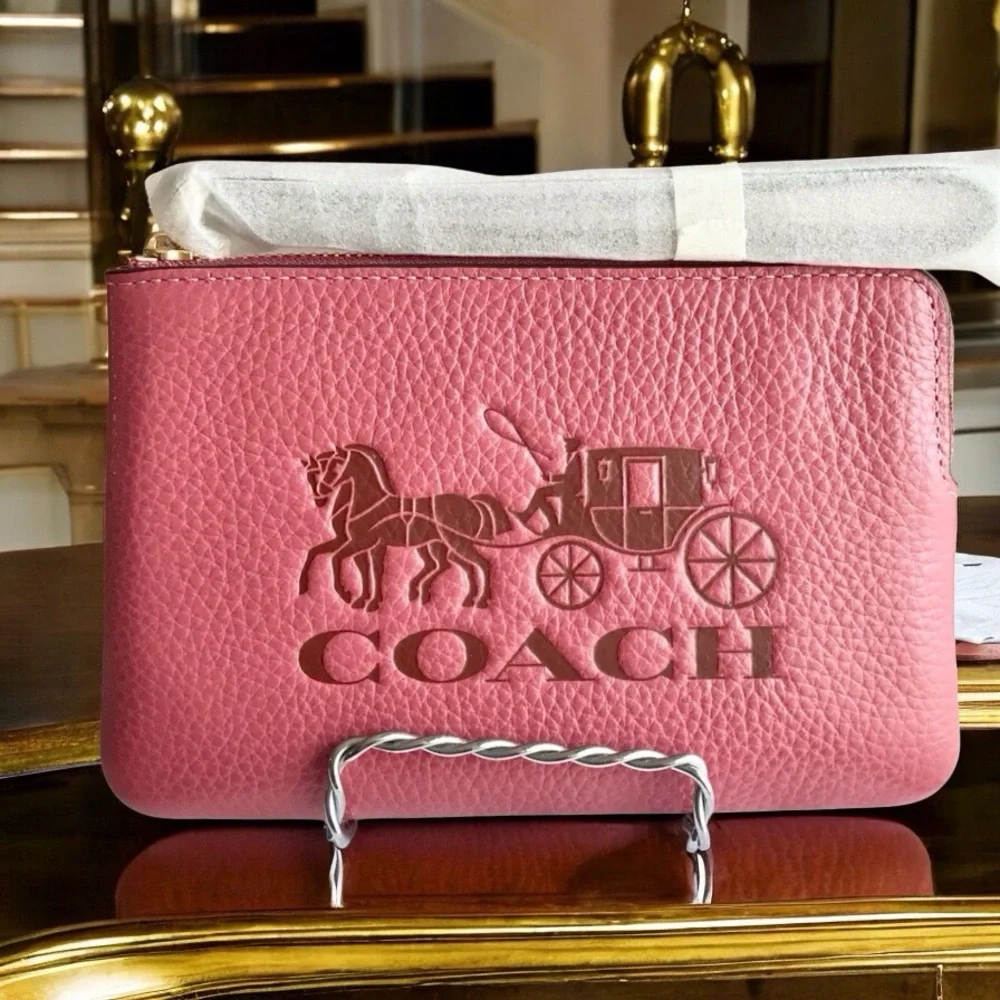 🆕 Coach Horse and Carriage Corner Zip Wristlet